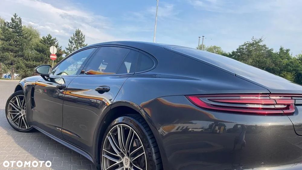 Porsche Panamera 4S Executive - 7