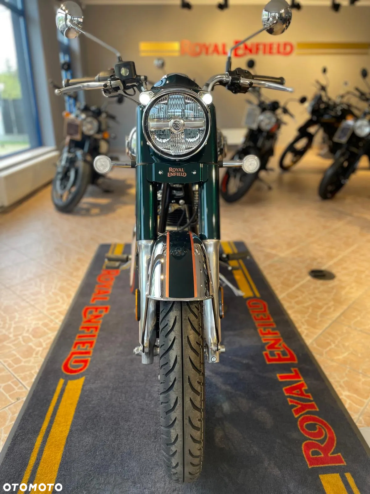 Royal Enfield Classic - 2
