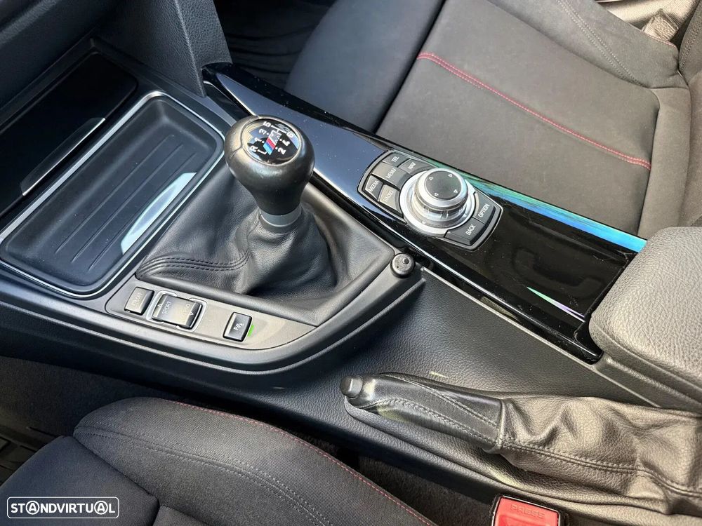 BMW 320 d Pack M - 23