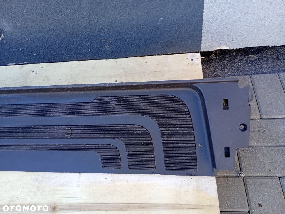stopień progu drzwi przesuwnych prowadnica dolna mercedes sprinter W907 W910 A9106861500 - 6
