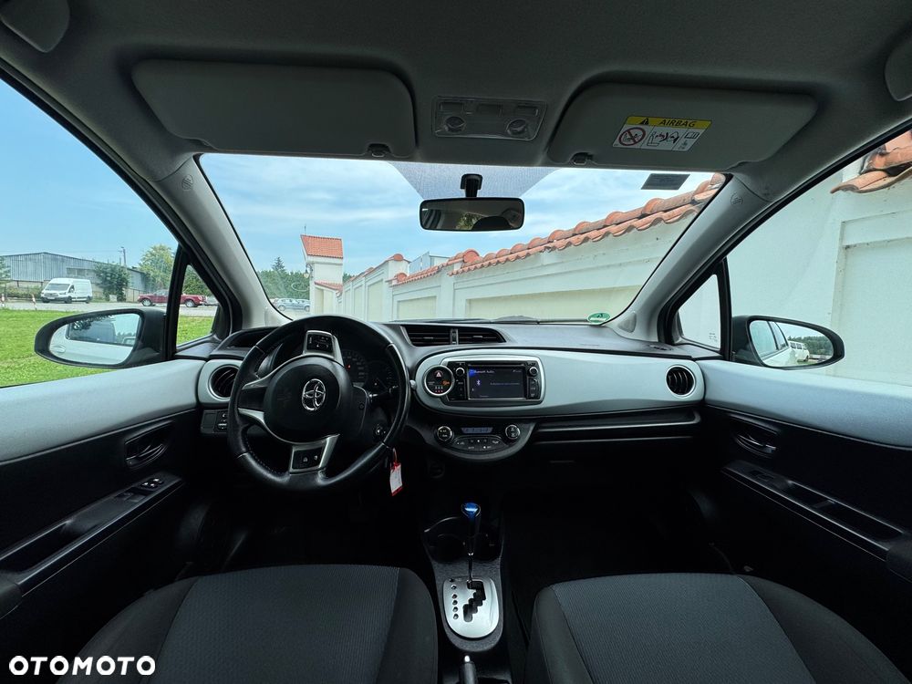 Toyota Yaris - 30