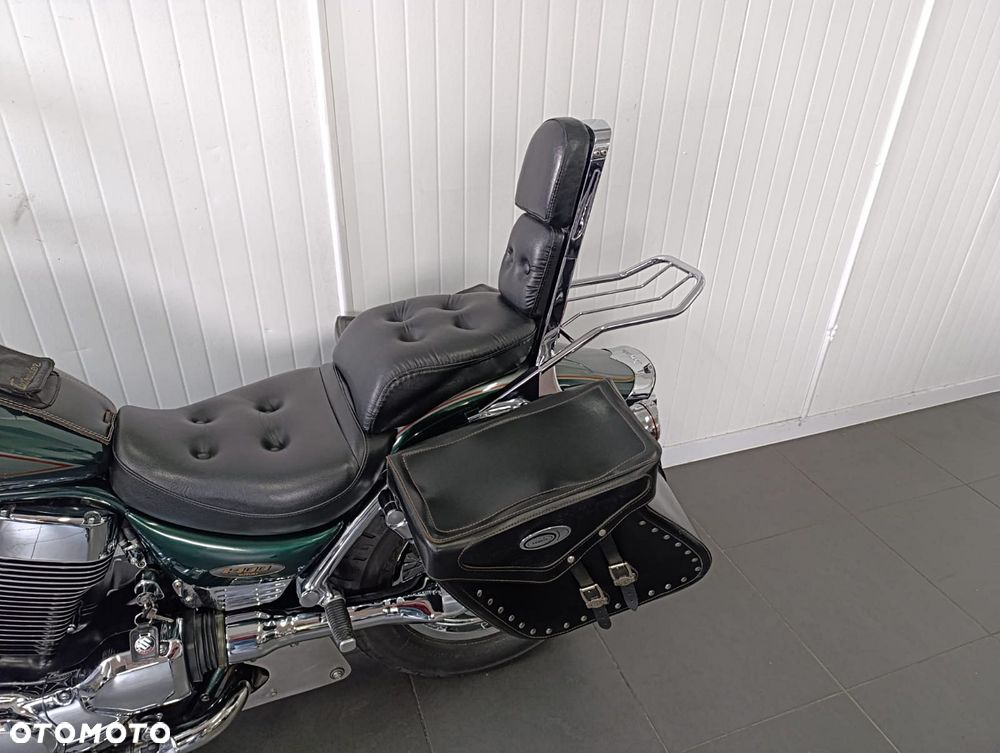 Suzuki Intruder - 12
