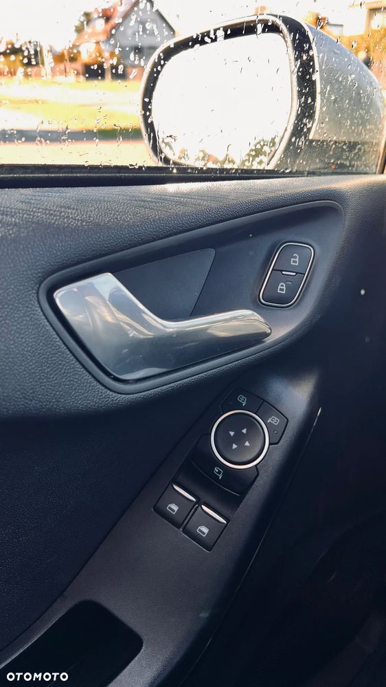 Ford Fiesta 1.1 S&S TITANIUM - 11