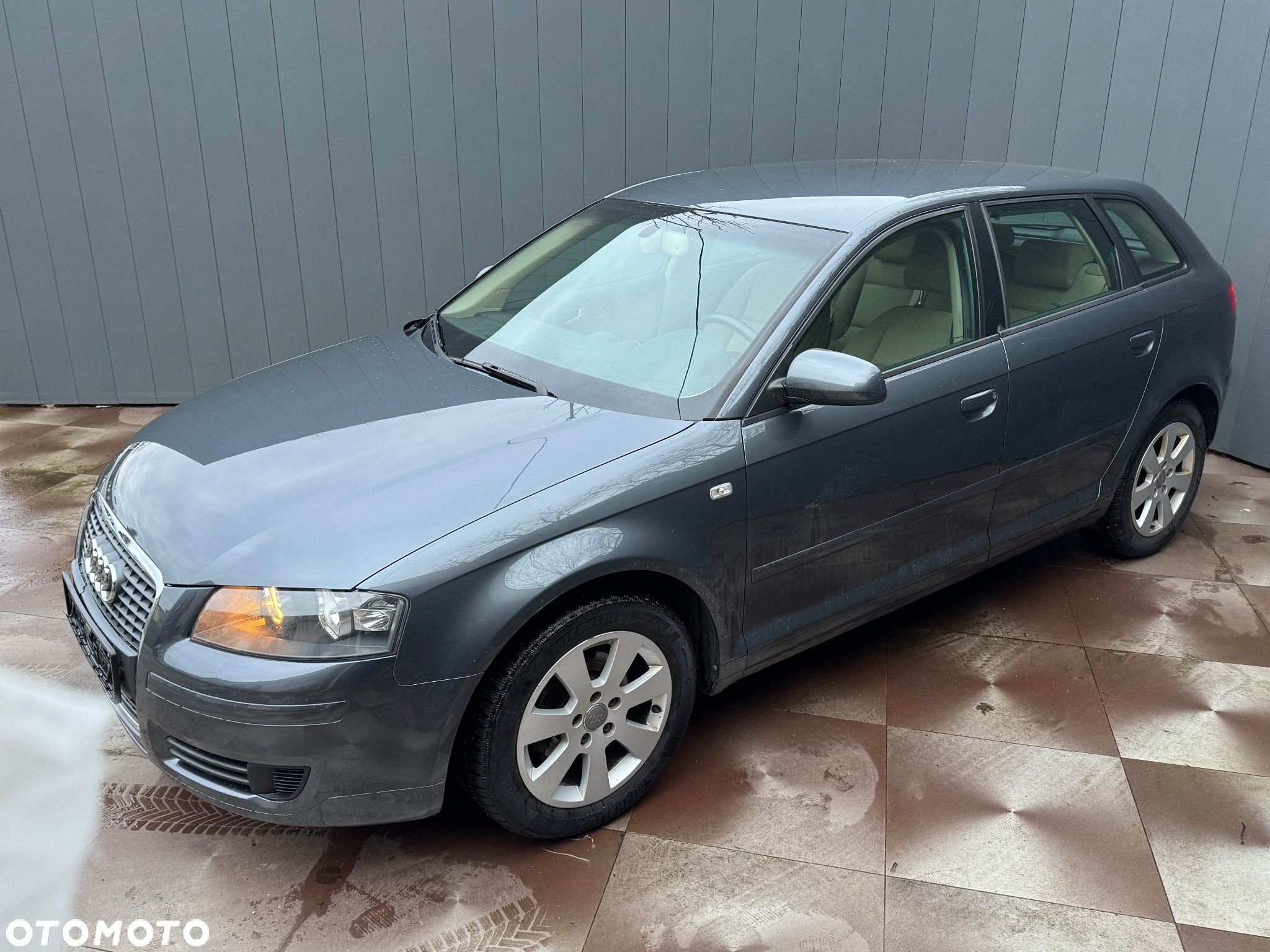 Audi A3 1.6 FSI Ambition - 1