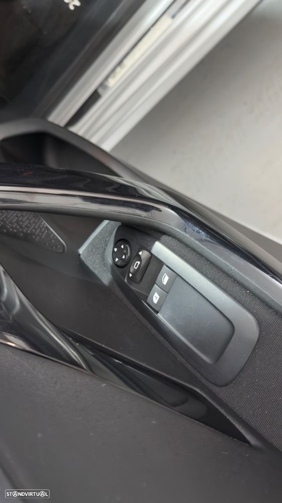 Peugeot 208 1.2 PureTech Style - 17