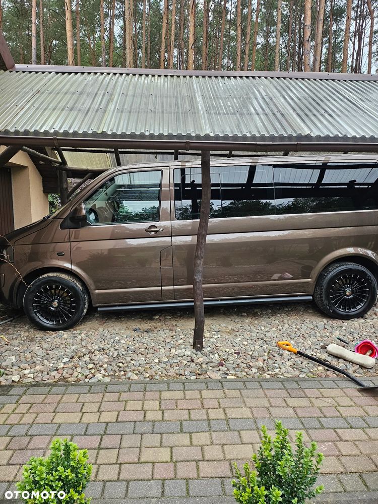 Volkswagen Caravelle - 1
