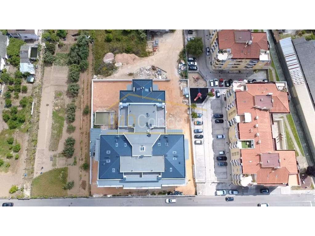 Apartamento T3 R/c - TERRAÇO - Condo. Piscina Box - Entroncamento