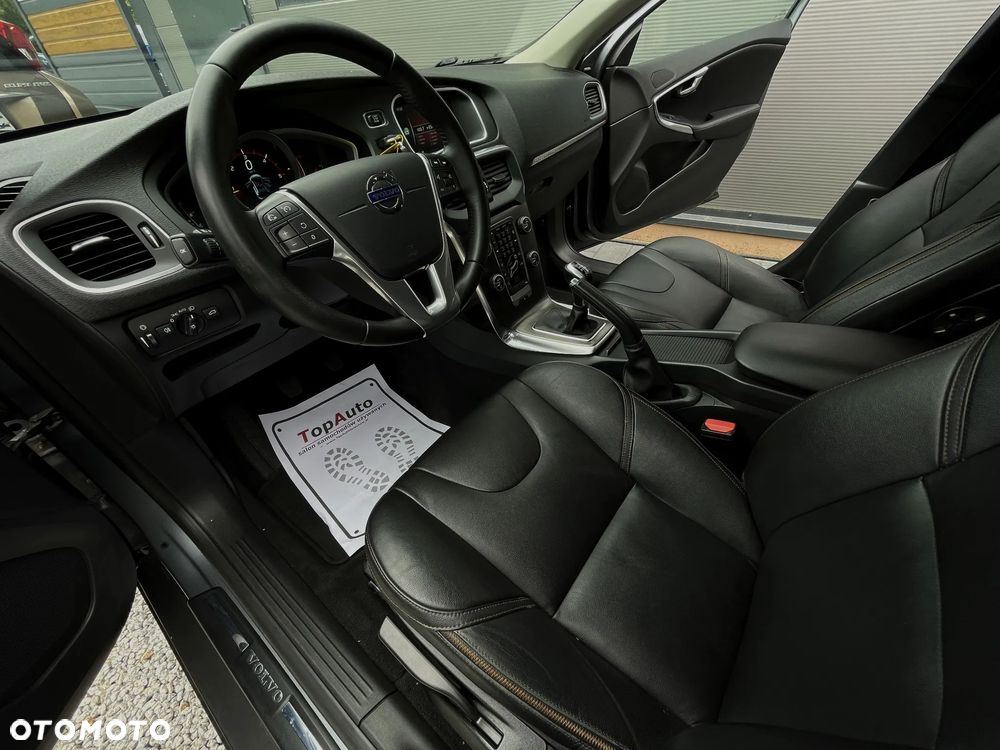 Volvo V40 Cross Country D3 Momentum - 18