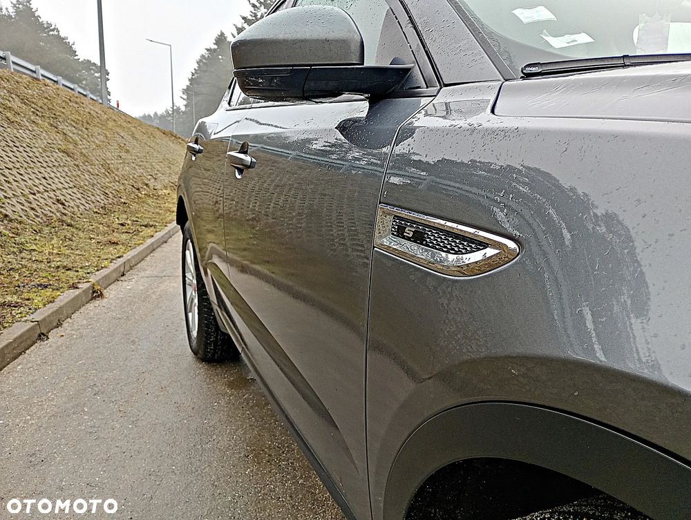 Jaguar E-Pace D150 S - 4