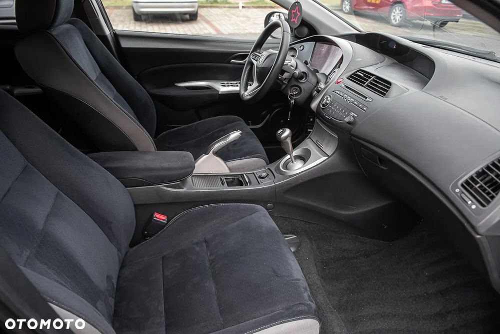 Honda Civic 1.8 Comfort - 27