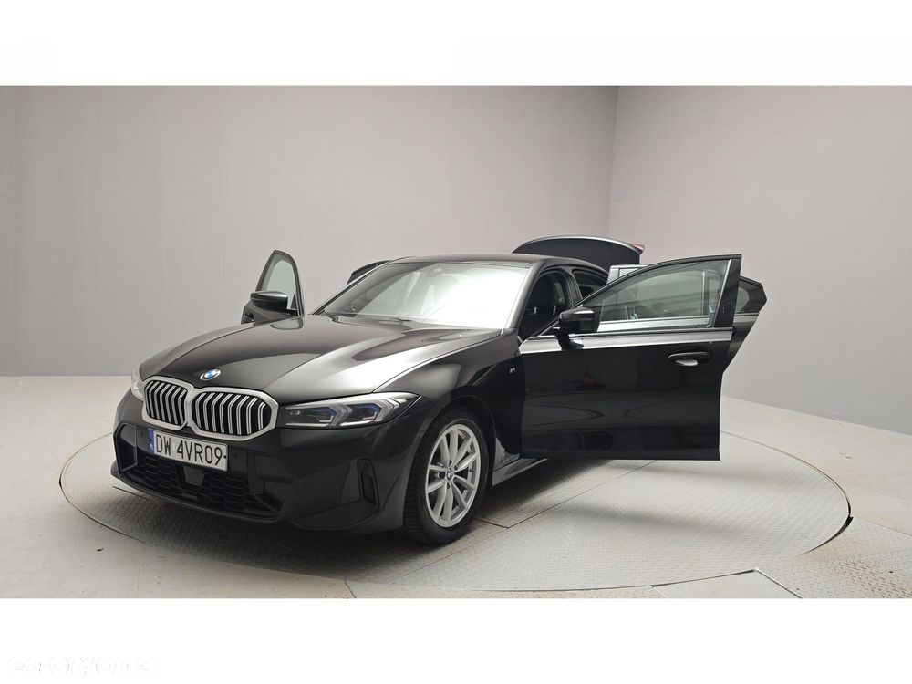 BMW Seria 3 320d xDrive mHEV M Sport - 9
