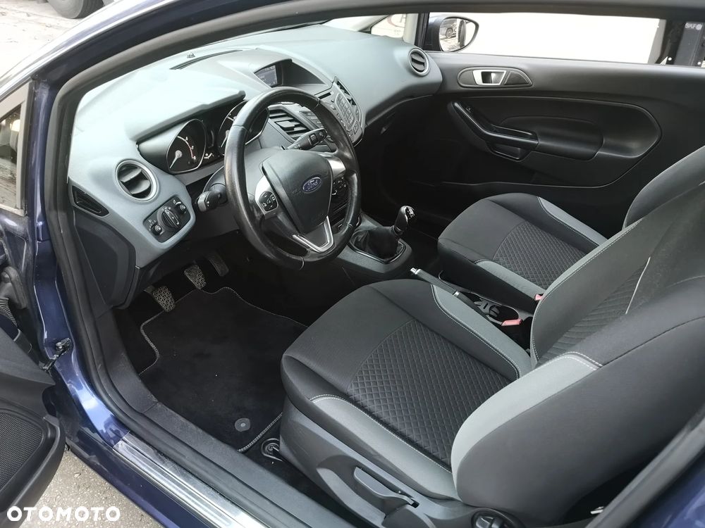 Ford Fiesta 1.25 Champions Edition - 24
