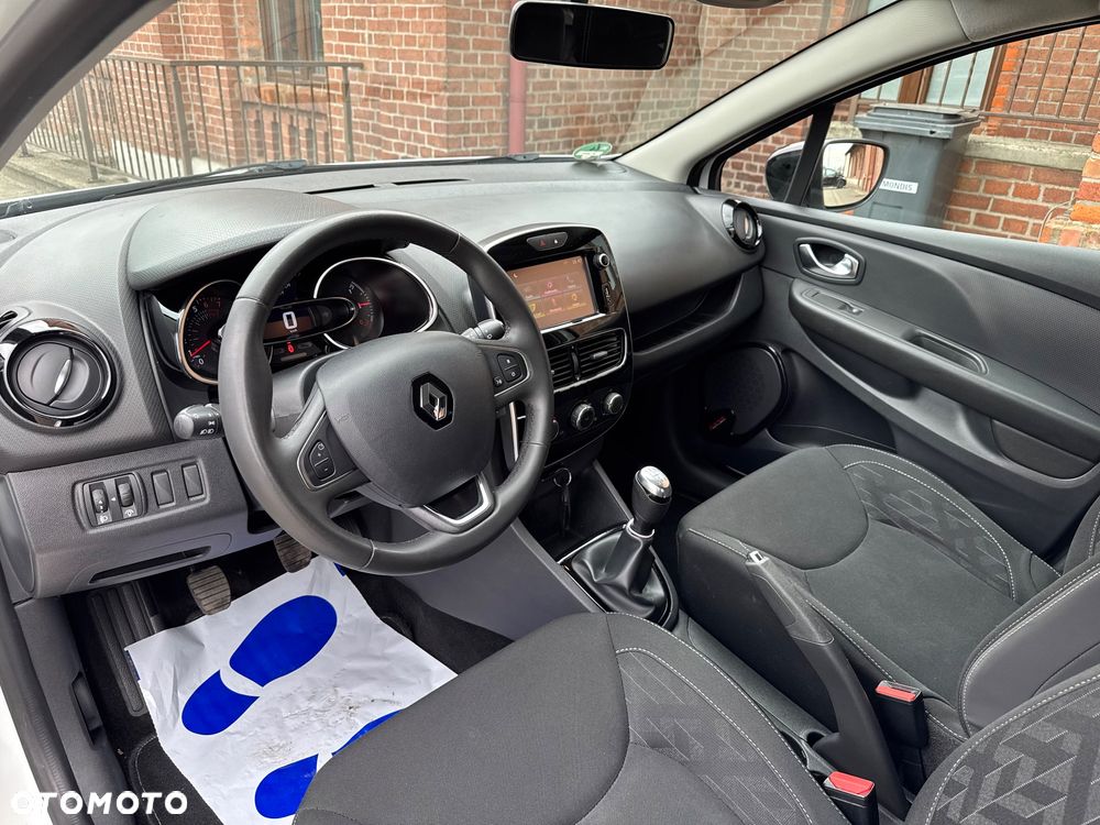 Renault Clio 1.2 16V 75 Limited - 17