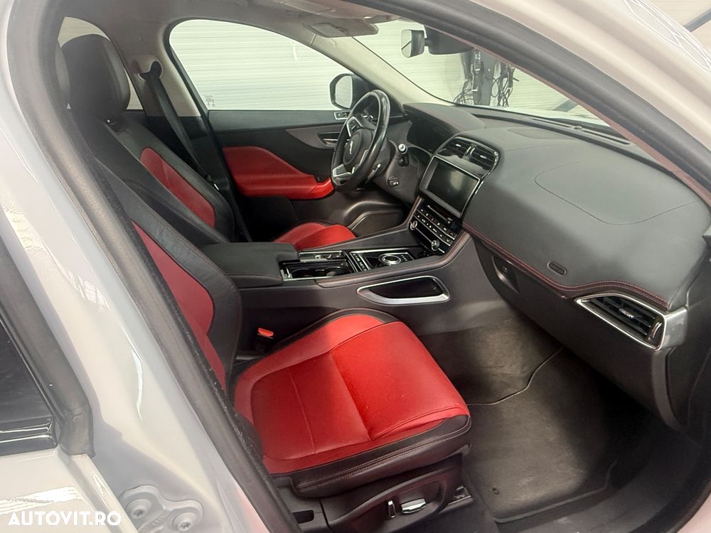 Jaguar F-Pace 20d Aut. R-Sport - 7