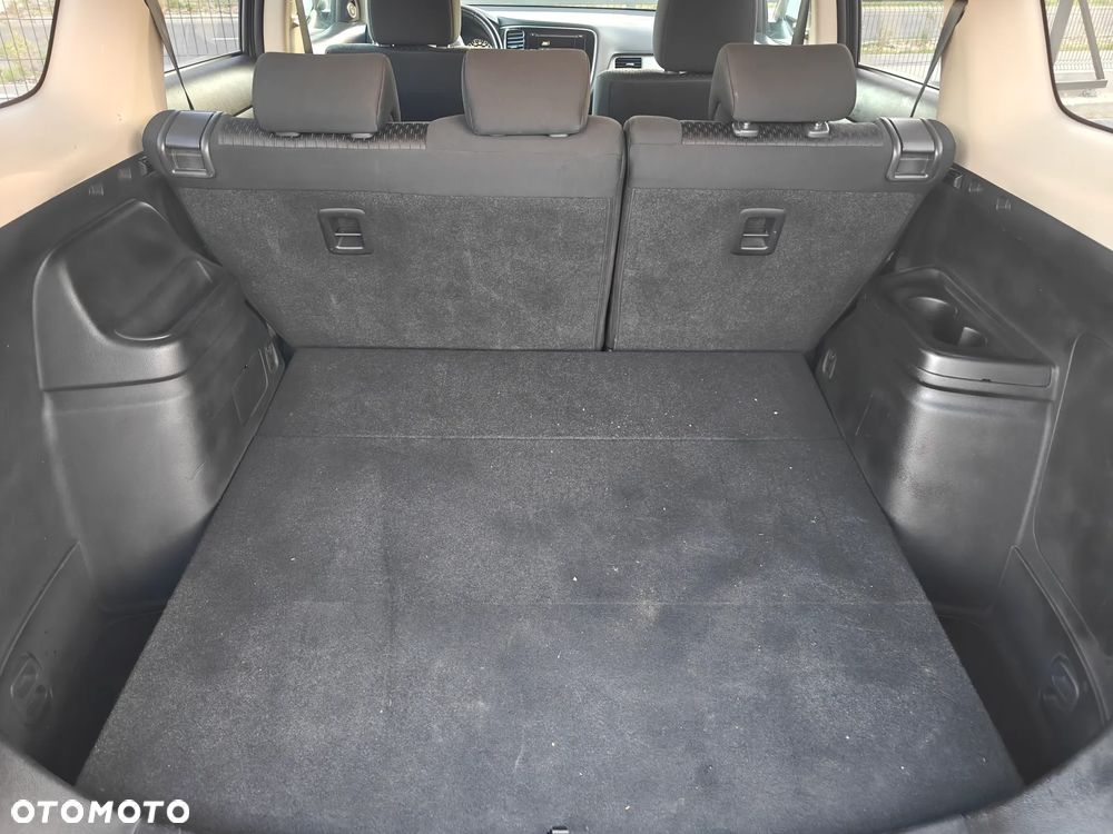 Mitsubishi Outlander 2.2 DI-D 2WD Invite - 31