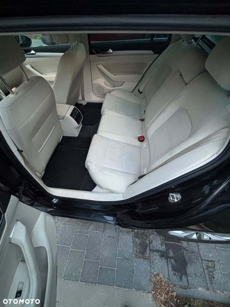 Volkswagen Passat 2.0 TDI (BlueMotion Technology) Comfortline - 15