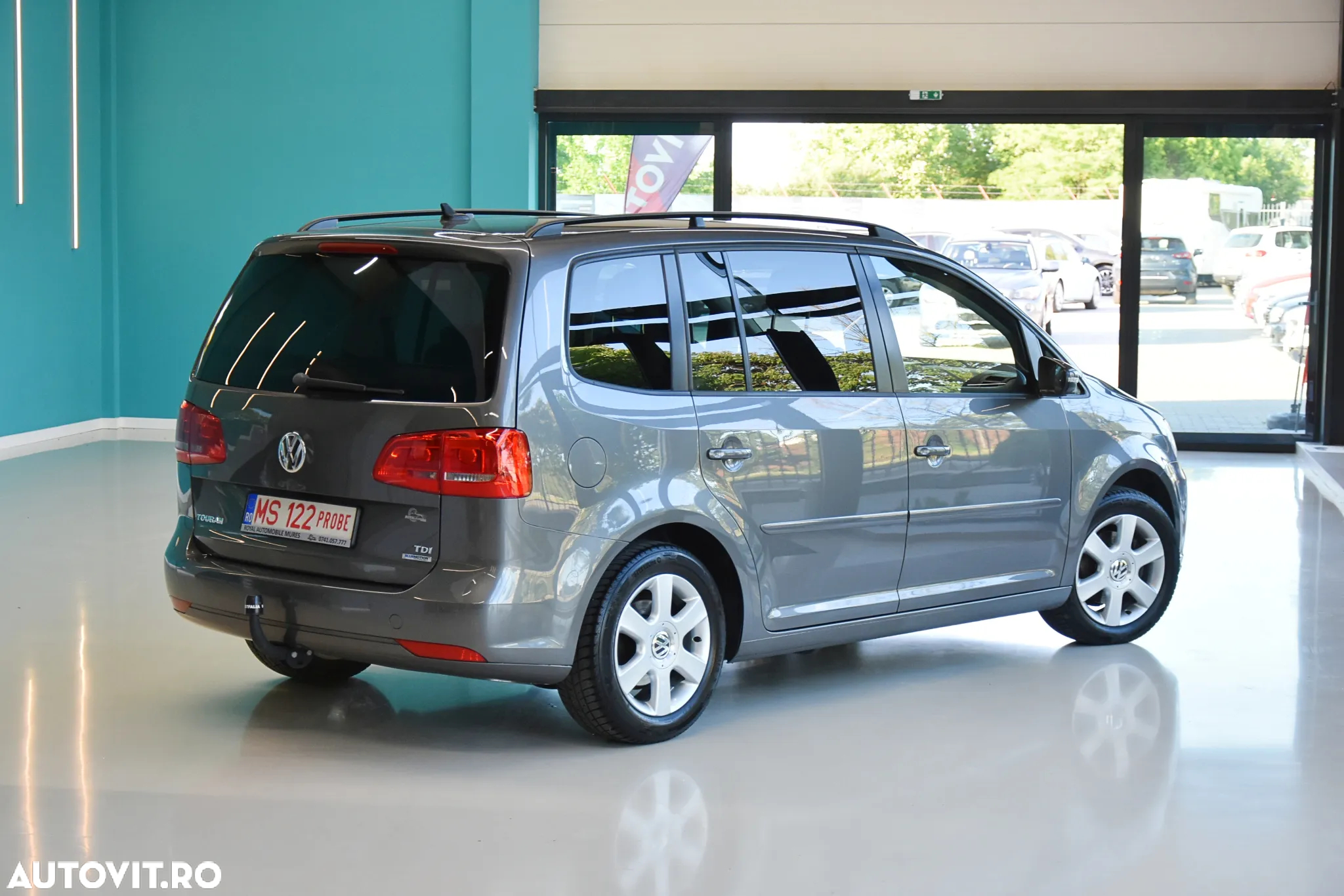 Volkswagen Touran 1.6 TDI DPF BlueMotion Technology DSG Comfortline - 3
