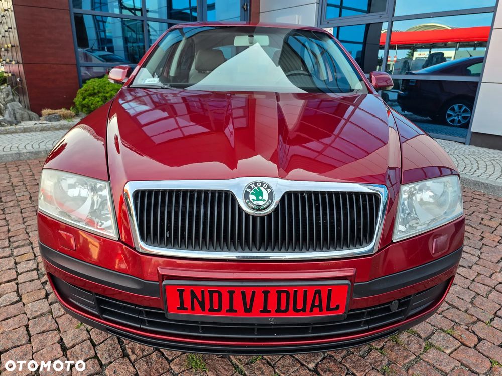 Skoda Octavia 1.6 Ambiente - 10