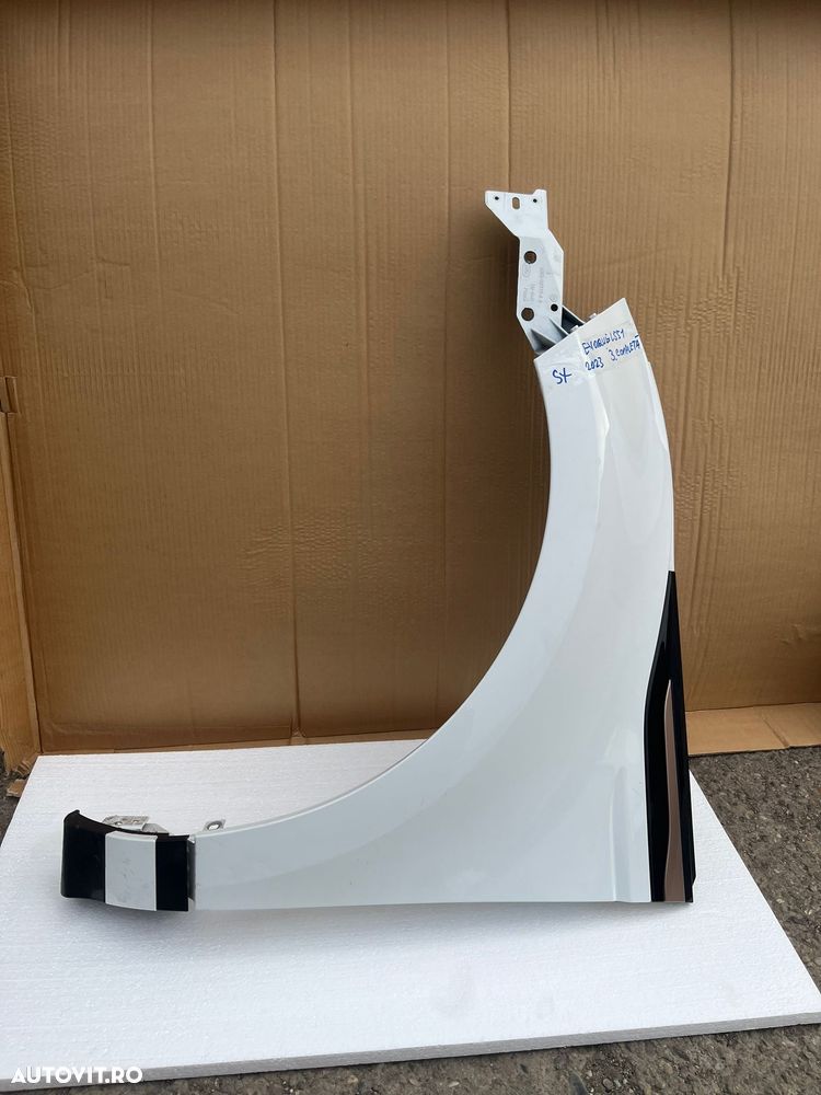 Aripa stanga fata EVOQUE L551 an 2019-2026 completa cu ornamente si suport stare foarte buna - 1