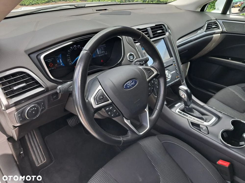Ford Mondeo 2.0 Hybrid Titanium - 16