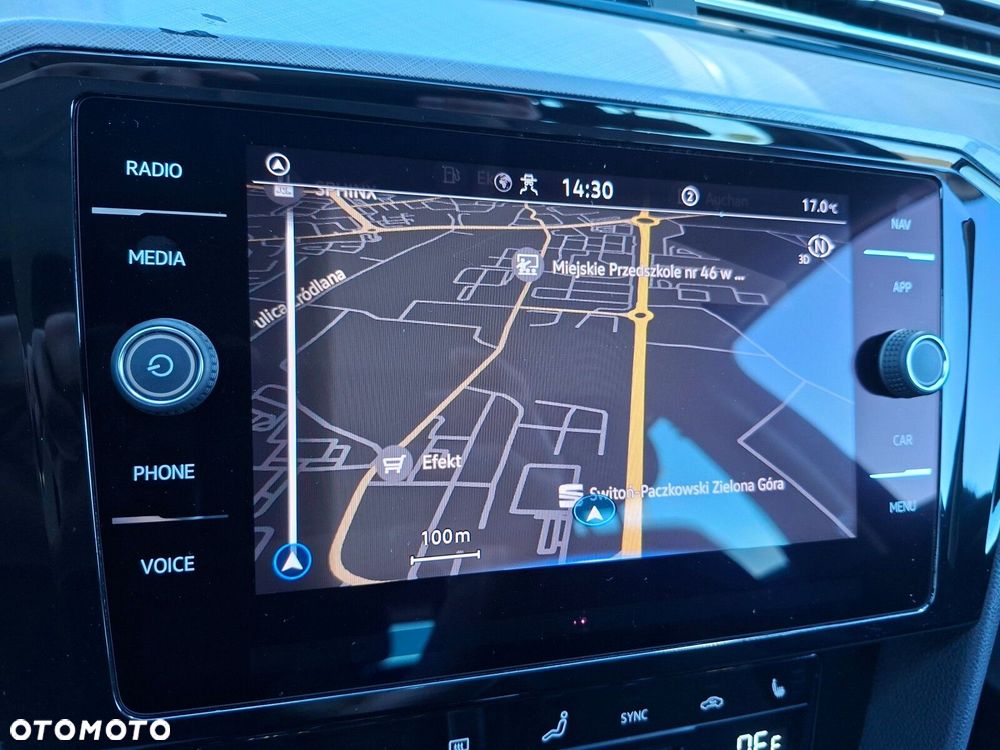 Volkswagen Passat - 24