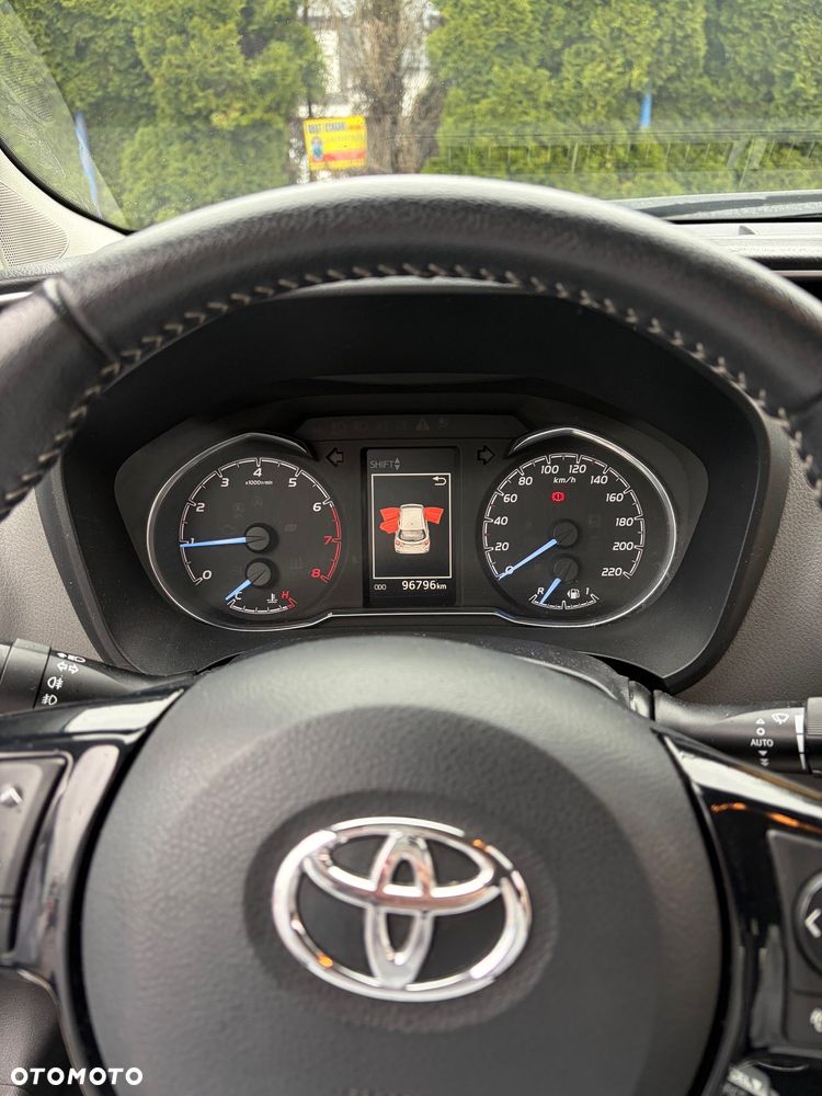 Toyota Yaris - 12