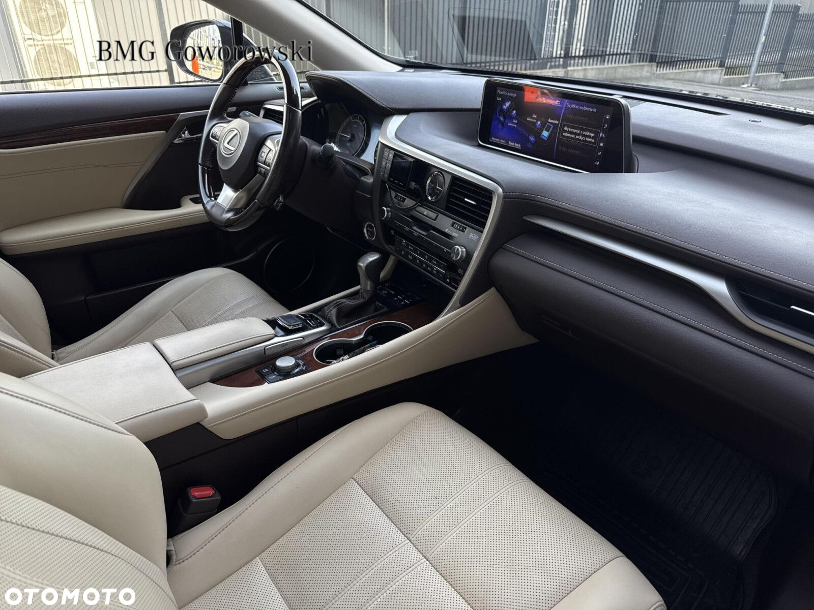 Lexus RX 450h Omotenashi - 16