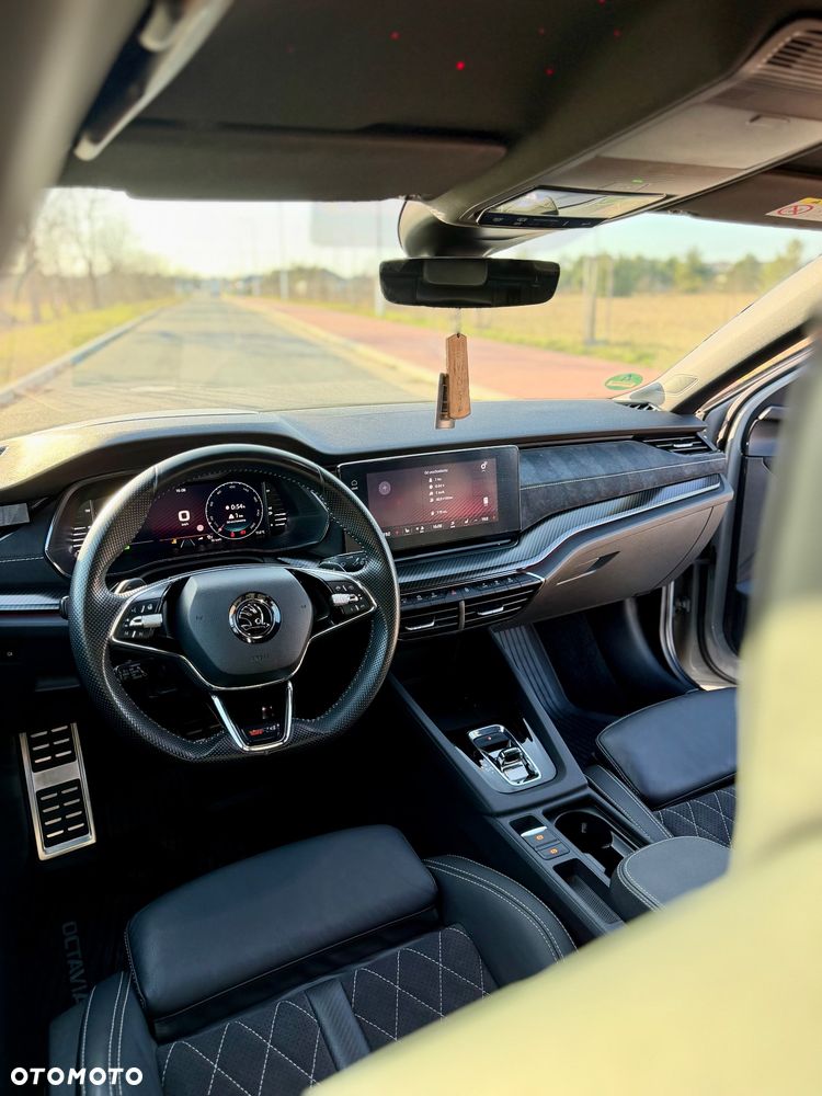 Skoda Octavia 2.0 TSI RS 245 DSG - 22