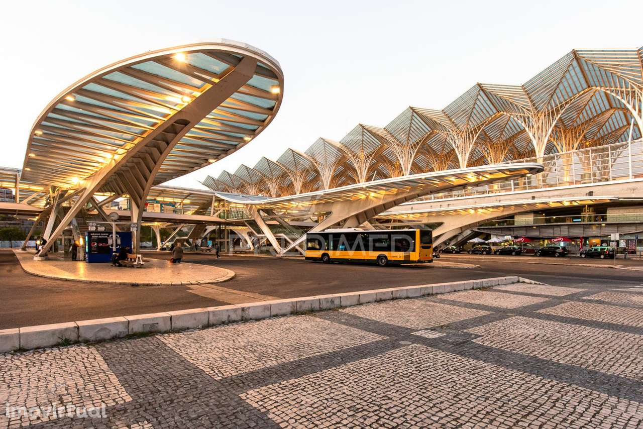 Moradia em zona nobre de Lisboa - Av. Almirante Gago Coutinho - Grande imagem: 5/24