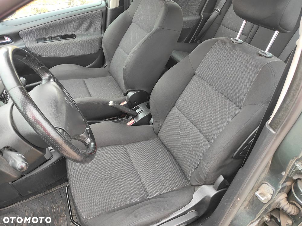 Peugeot 207 1.6 - 10