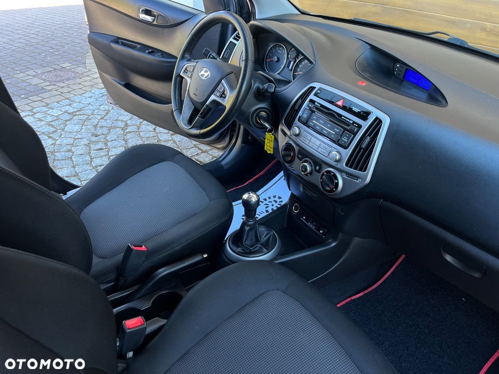 Hyundai i20 - 21