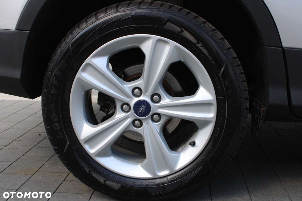 Ford Kuga - 12