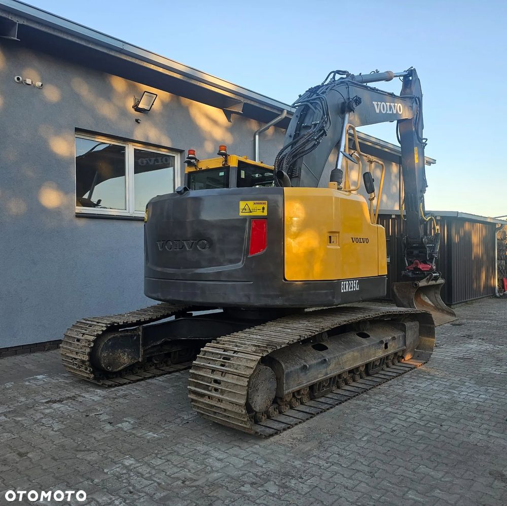 Volvo ECR235CL - 3