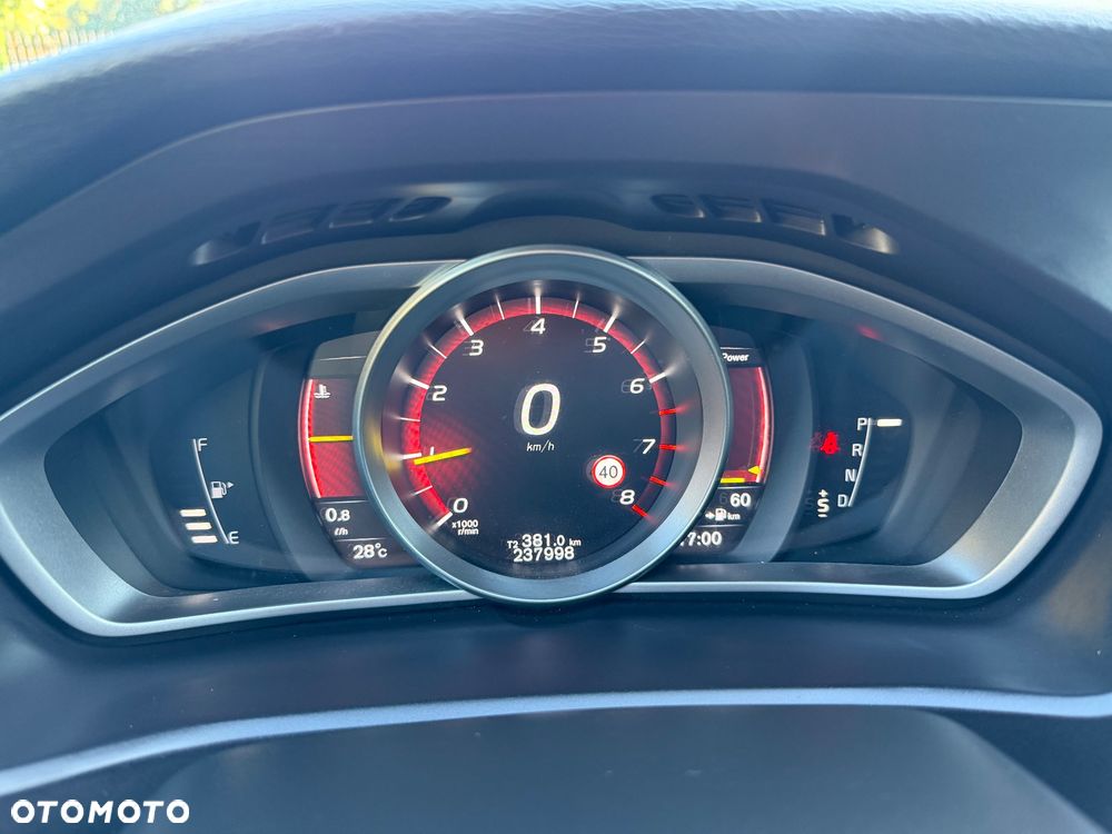 Volvo V40 Cross Country T3 Drive-E Dynamic Edition - 38