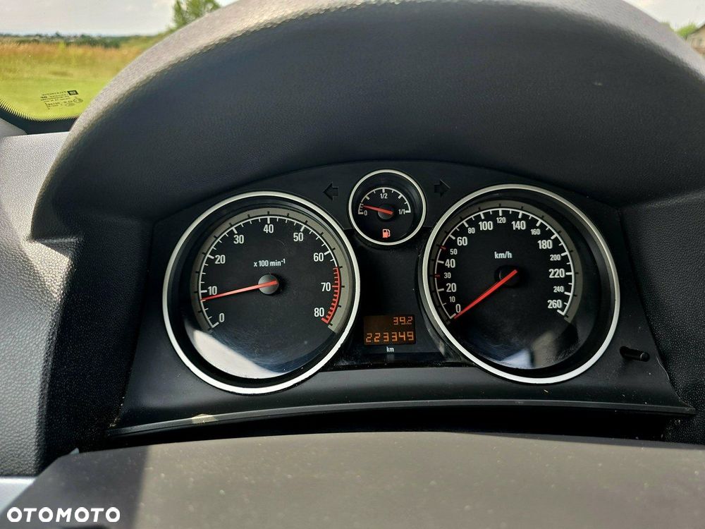 Opel Astra 1.8 Caravan Edition - 29