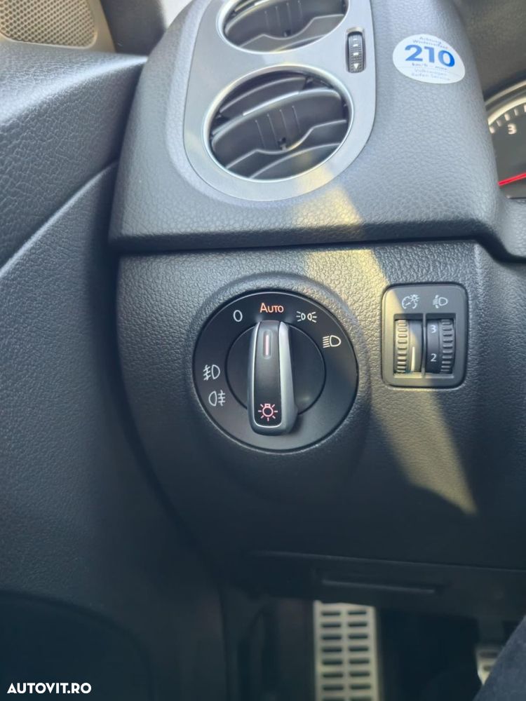 Volkswagen Tiguan - 12