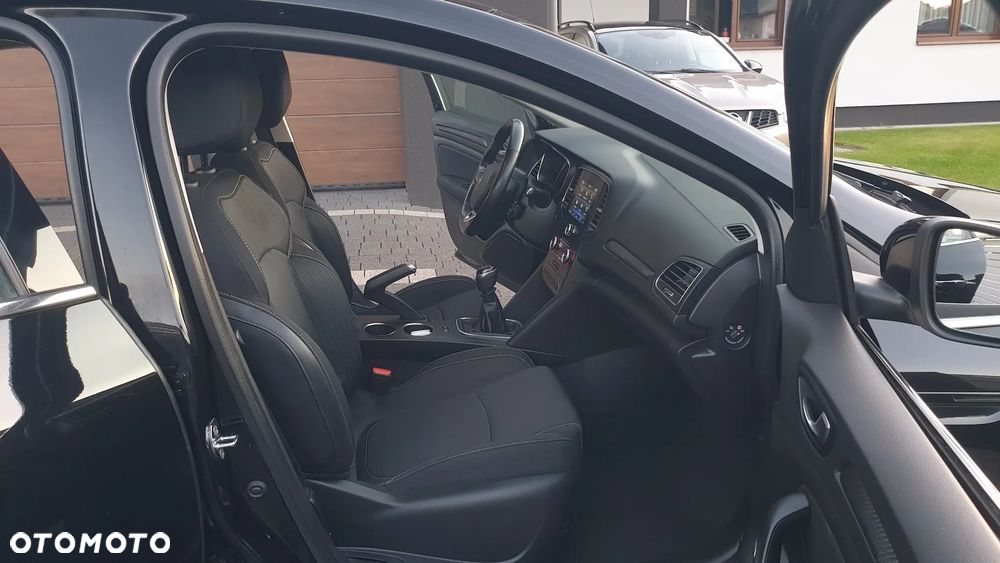 Renault Megane BLUE dCi 115 BOSE EDITION - 22