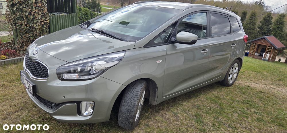 Kia Carens - 1