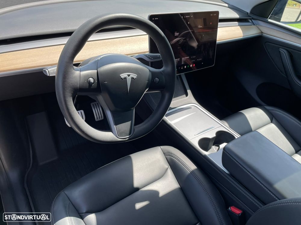Tesla Model Y - 22