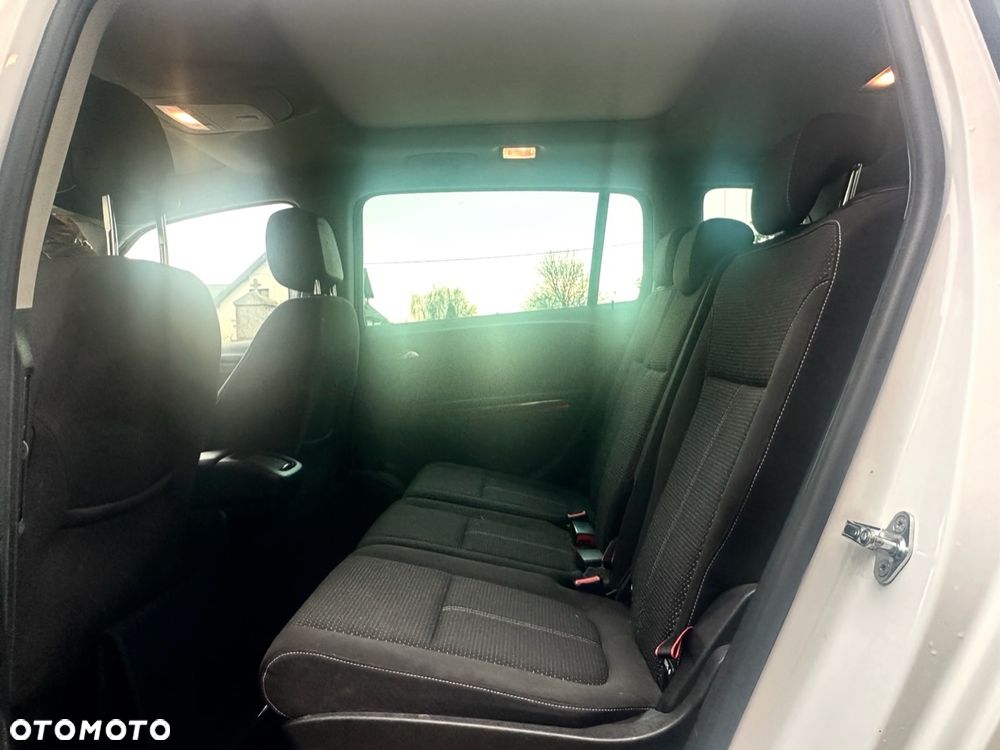Opel Zafira - 10