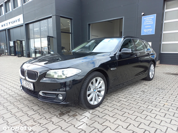 BMW Seria 5 520d xDrive Luxury Line