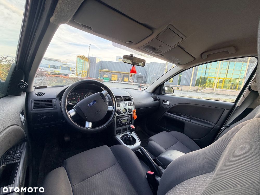 Ford Mondeo 2.0 Trend - 12