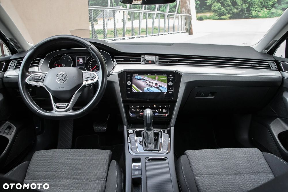 Volkswagen Passat - 32