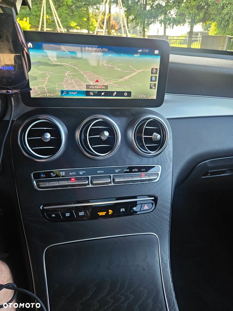 Mercedes-Benz GLC 300 4Matic 9G-TRONIC AMG Line - 30