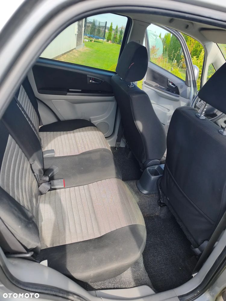 Suzuki SX4 - 5