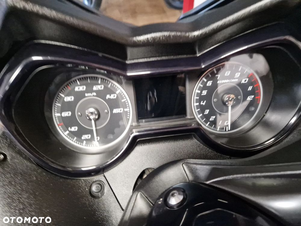 Yamaha X-max - 27
