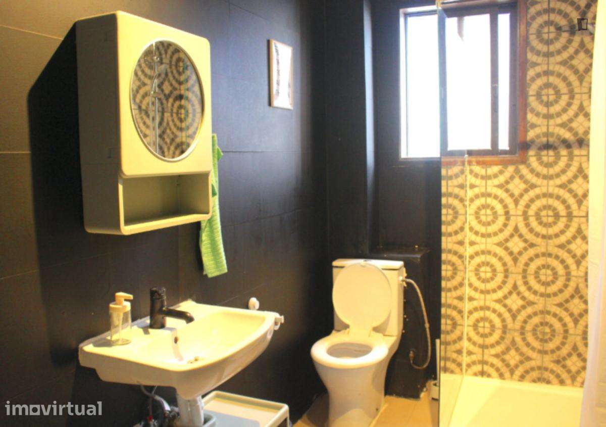 Quarto - localizado em Paranhos Porto - Grande imagem: 2/32