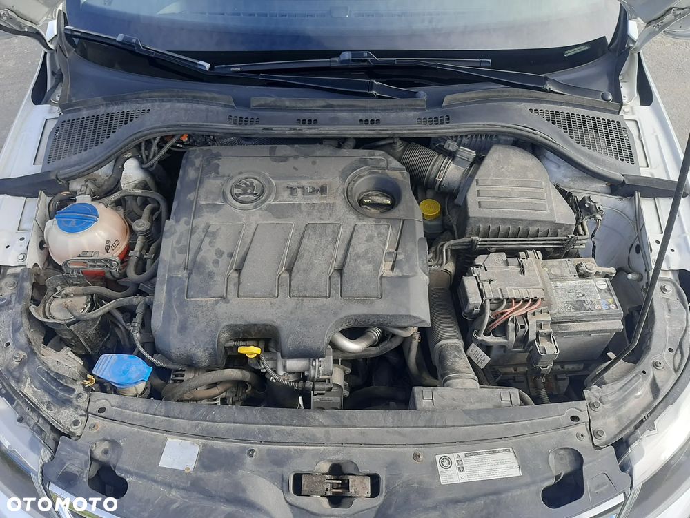 Skoda RAPID Spb 1.6 TDI DPF Ambition - 15