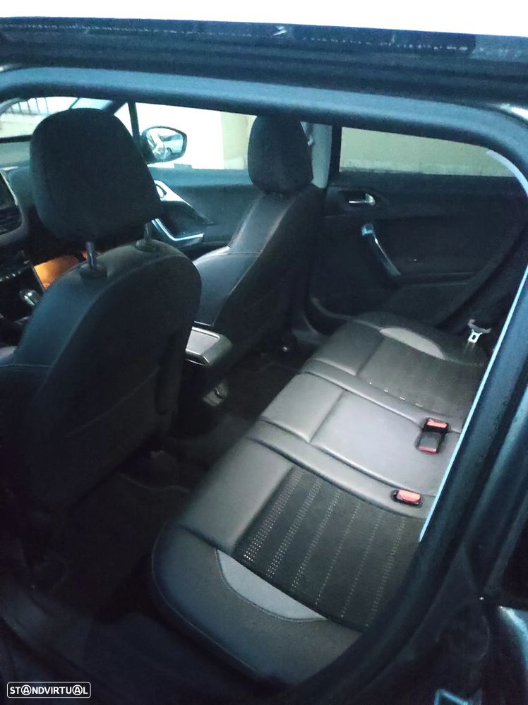 Peugeot 2008 PureTech 110 Stop&Start Allure - 11