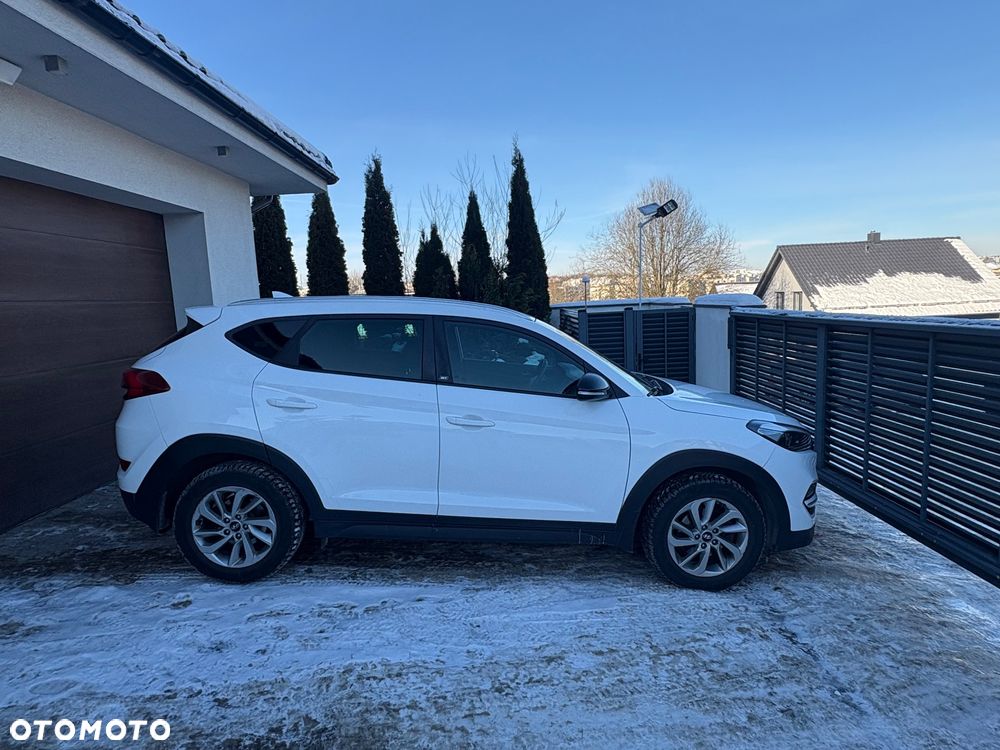 Hyundai Tucson 2.0 CRDI BlueDrive GO 2WD - 5